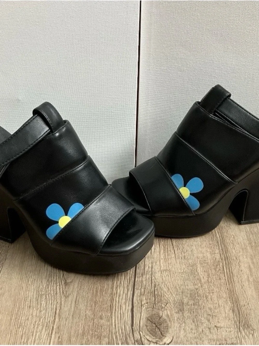 Lamoda black platform
